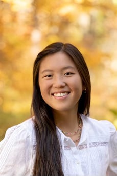 Liana DeVore headshot