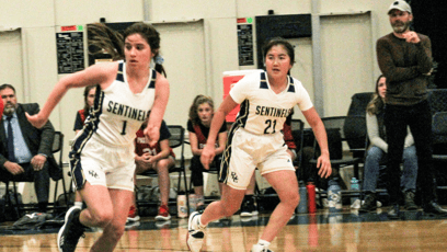 Grace Banks and Hannah Kim transition back on defense