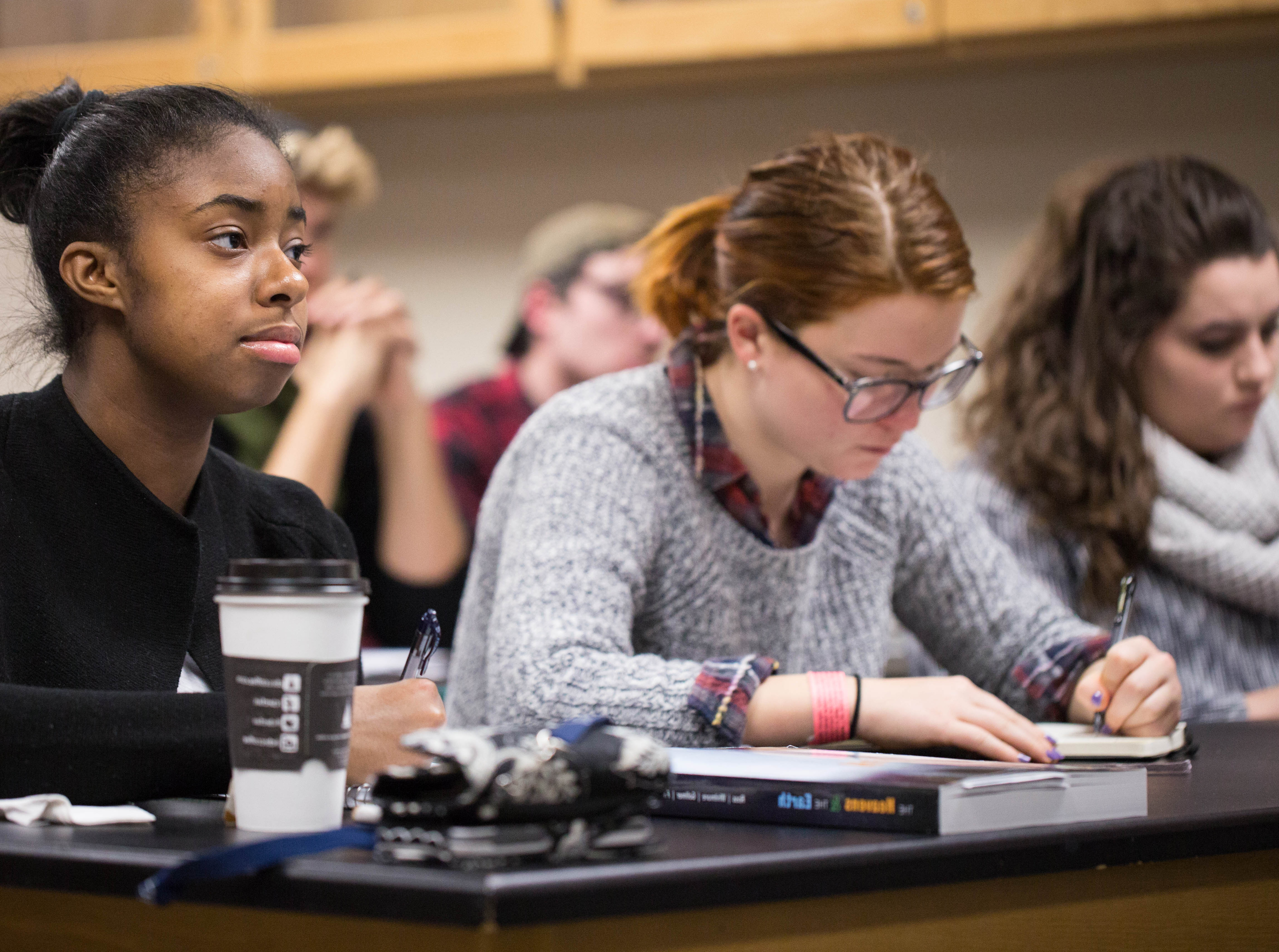 Students note writing classroom
